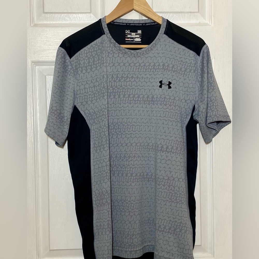 LG Men's Gray and Black Short Sleeve UA Tshirt